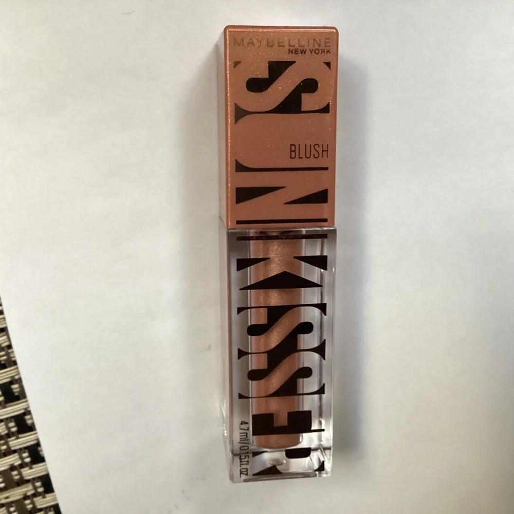 Maybelline Blush 08 Shades on 4.7 ml  NEW